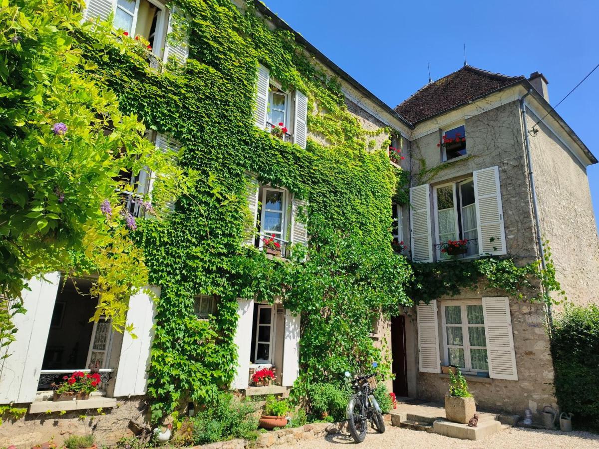 Le Grand Barrois Bed & Breakfast Crecy-la-Chapelle Екстериор снимка
