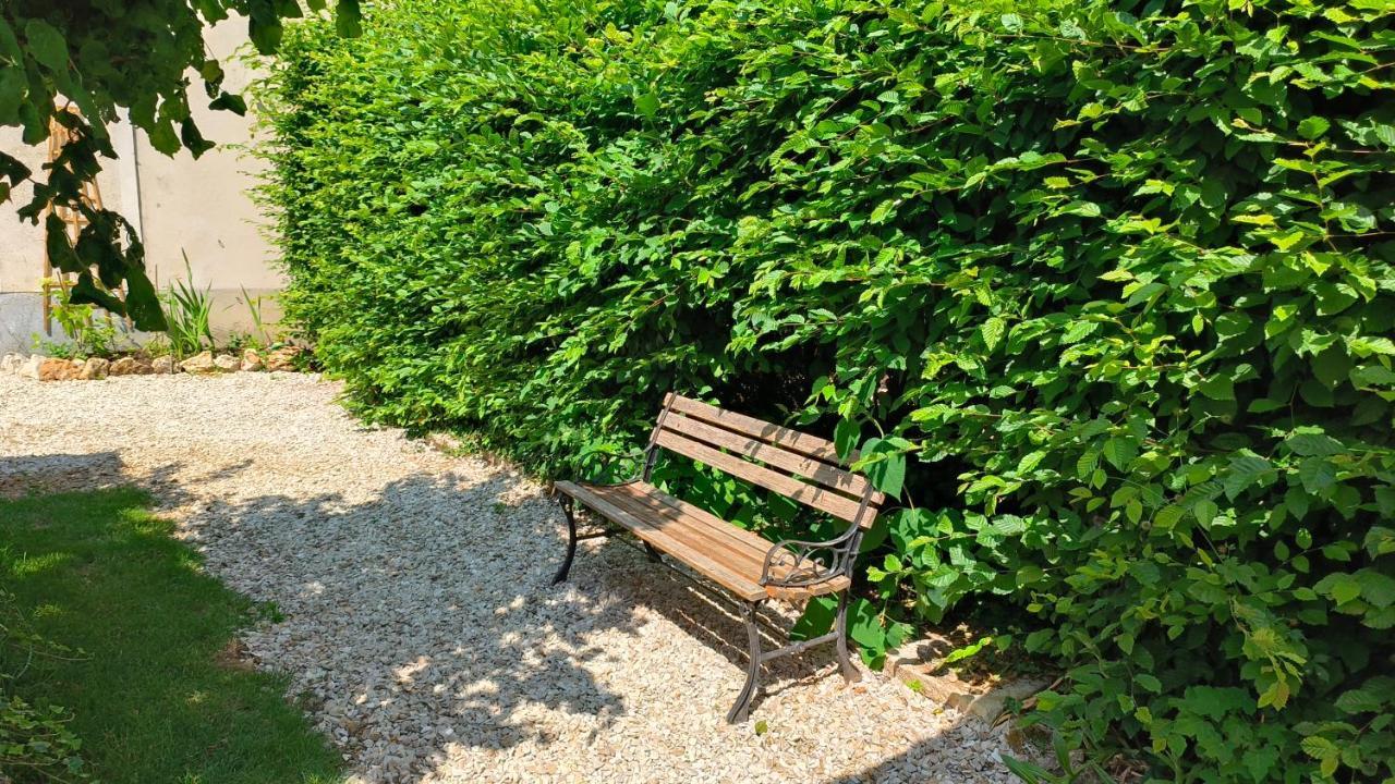 Le Grand Barrois Bed & Breakfast Crecy-la-Chapelle Екстериор снимка