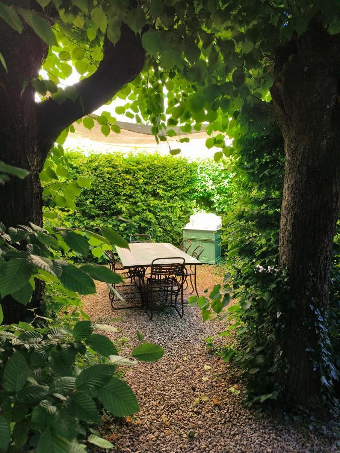 Le Grand Barrois Bed & Breakfast Crecy-la-Chapelle Екстериор снимка